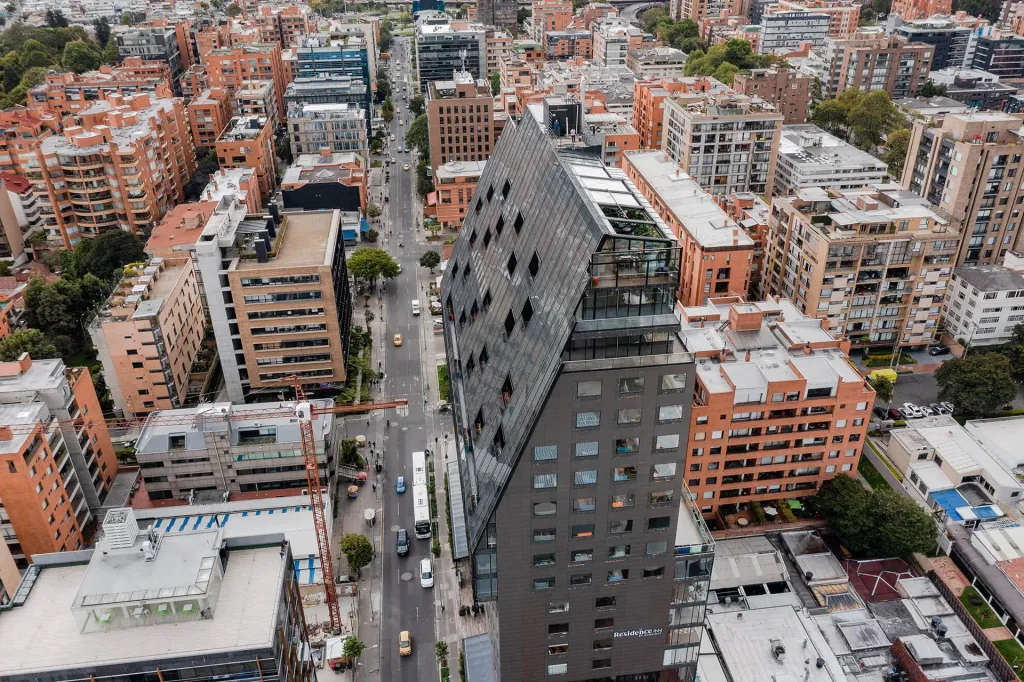 Cubierta retráctil del rooftop del Mónaco vista desde la terraza
