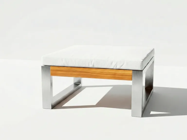 Pouf Japón Aluteca en aluminio y teca, vista frontal en fondo blanco de estudio
