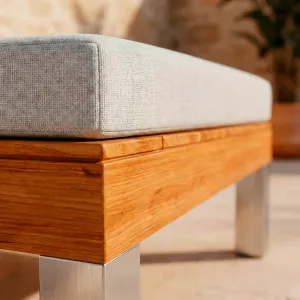 Detalle del ensamble en aluminio del Pouf Montecarlo Aluteca