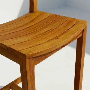 Detalle del ensamble en madera teca del respaldo de la Silla Bar Bretaña