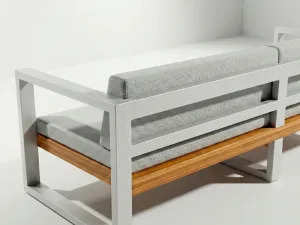 Detalle del brazo en aluminio y teca del Sofá Japón Aluteca