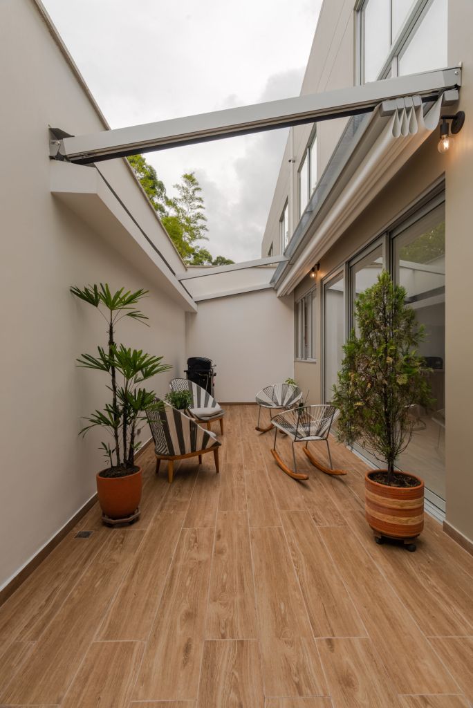 Pergola abierta patio — LO IMPORTANTE ES LO DE AFUERA