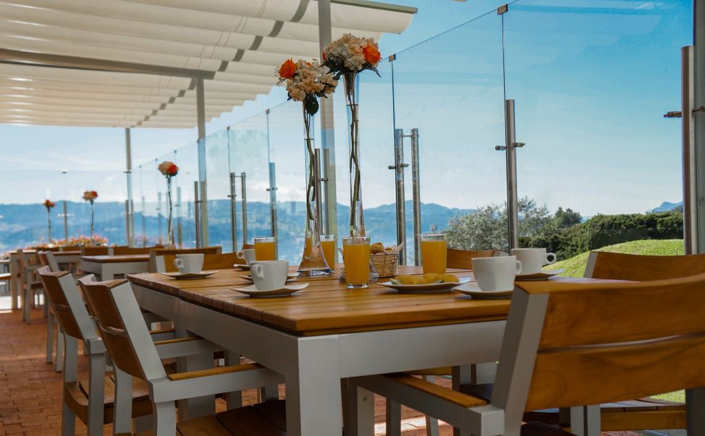 PERGOLA RESTAURANTE — ¿Cómo preparar tu negocio para navidad?