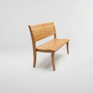 Banca Tukan en madera teca, Colección Amazonas: vista completa desde otro ángulo
