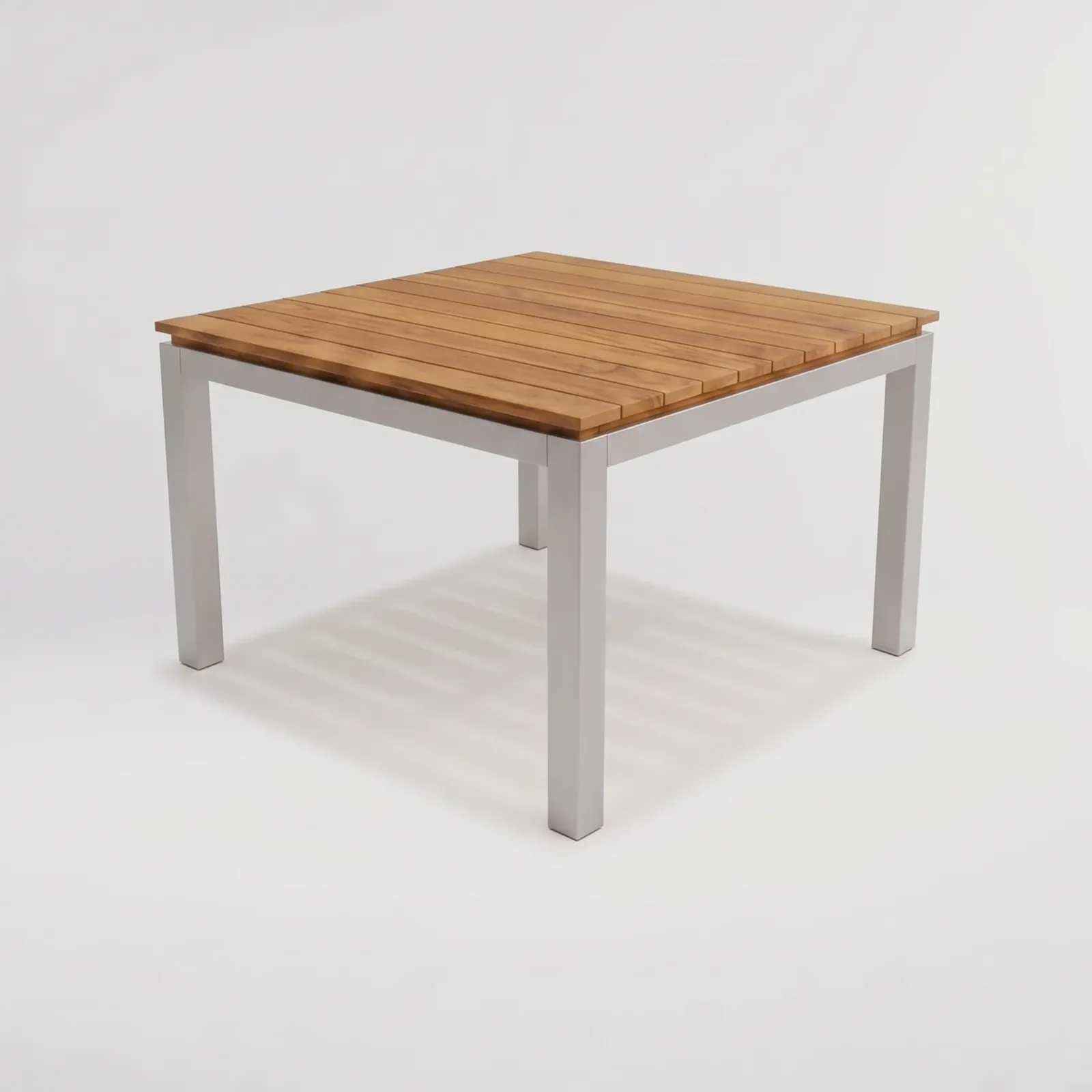 Mesa Cuadrada Alpes Aluteca, Colección Francia: vista completa en estudio
