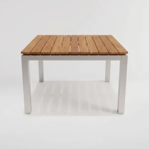 Mesa Cuadrada Alpes Aluteca, Colección Francia: vista completa desde otro ángulo