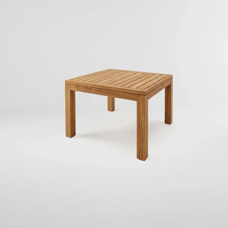 Mesa Sappai, Colección Japón: vista completa en estudio