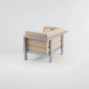 Poltrona Montecarlo Aluminio, Colección Francia: vista completa desde otro ángulo