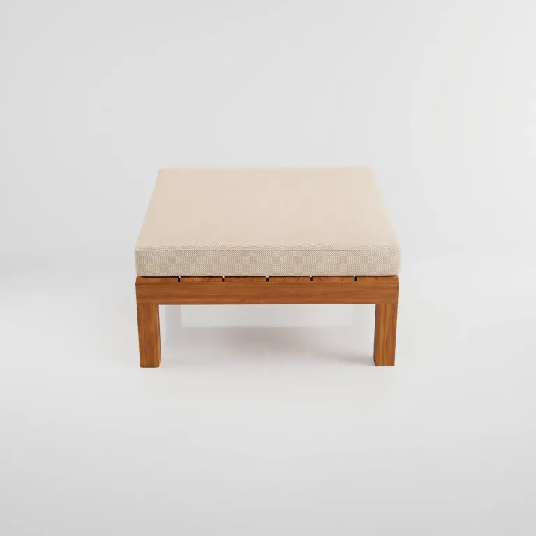 Pouf Montecarlo, Colección Francia: vista completa en estudio