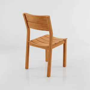 Silla Bretaña Teca sin Brazo, Colección Francia: vista completa desde otro ángulo