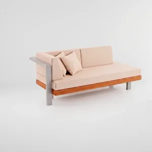 Sofá Montecarlo con brazo derecho en Aluteca, Colección Francia: vista en estudio